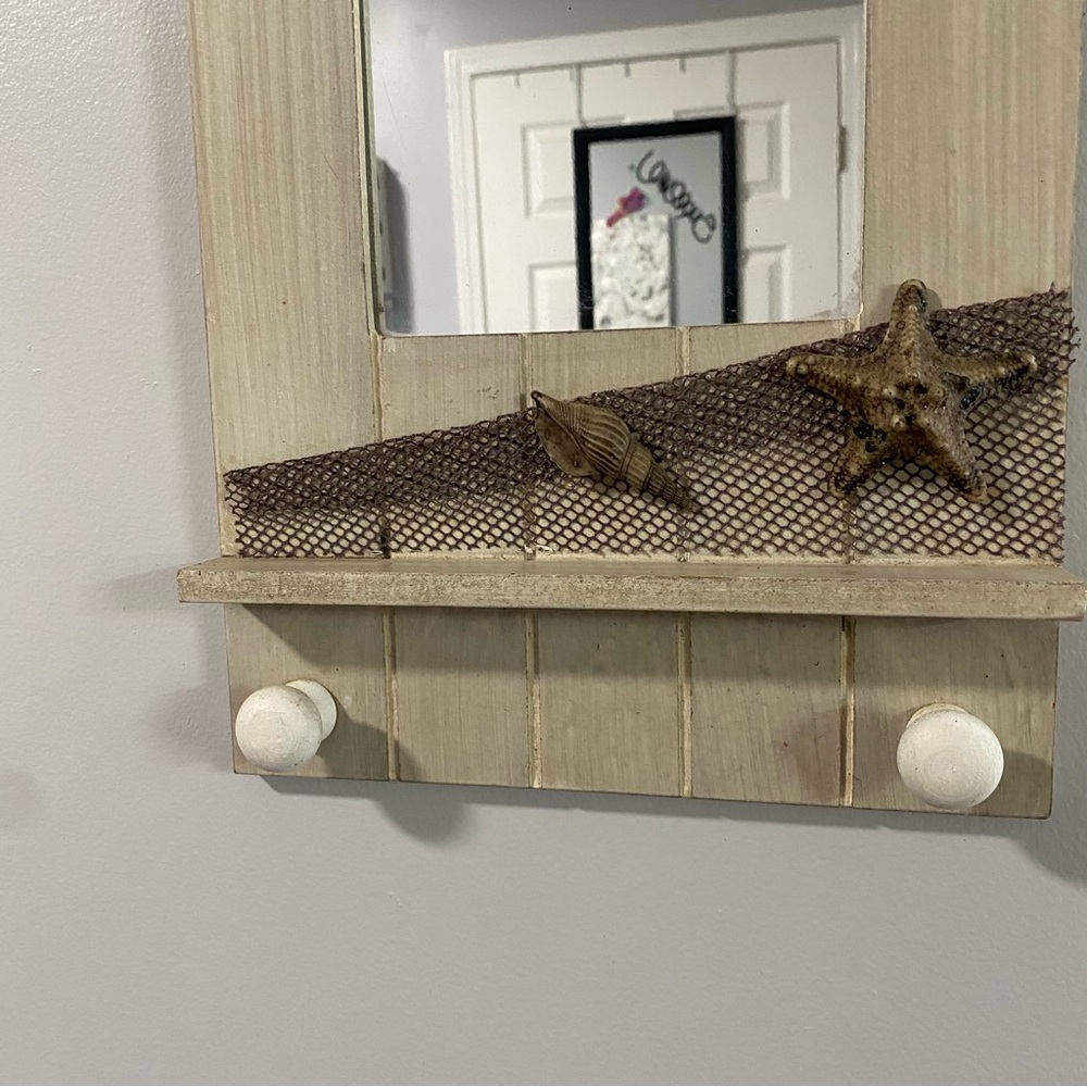 Rustic Beige Wall Mirror with Nautical Decor - Picture 3 of 7